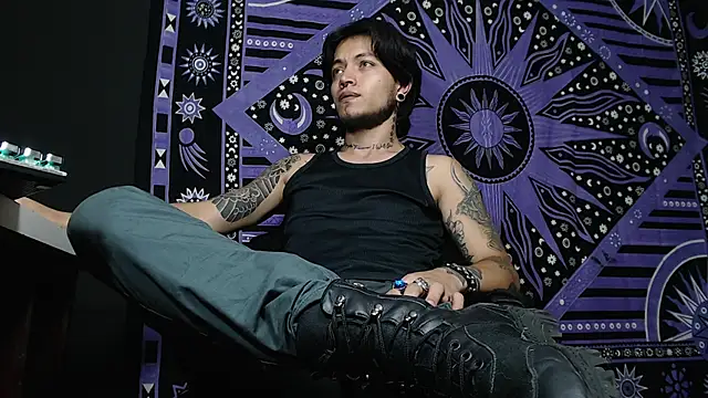 Snapshot of Dicaprioo_ chatting on 02-04-25, 07:22 Dicaprioo online show from 02-04-25, 07:22