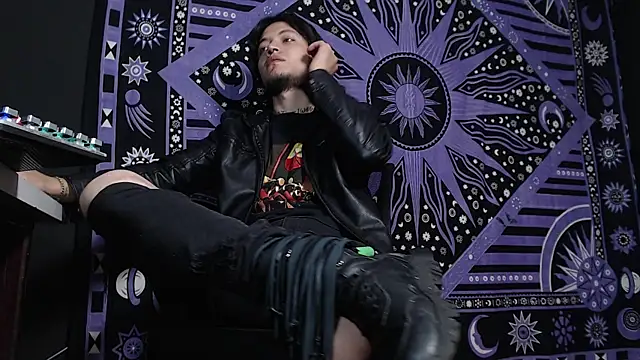 Snapshot of Dicaprioo_ chatting on 02-06-25, 01:16 Dicaprioo online show from 02-06-25, 01:16