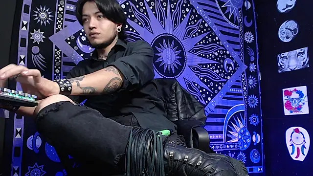 Snapshot of Dicaprioo_ chatting on 02-14-25, 05:57 Dicaprioo online show from 02-14-25, 05:57