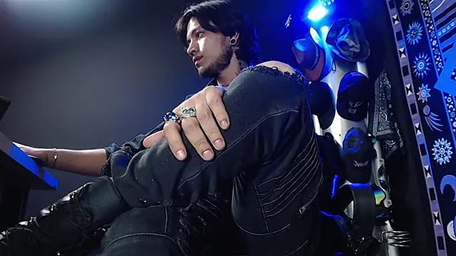 Snapshot of Dicaprioo_ chatting on 03-03-25, 09:48 Dicaprioo online show from 03-03-25, 09:48