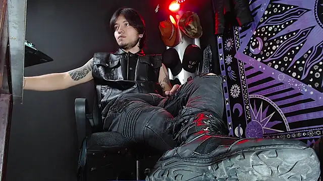 Snapshot of Dicaprioo_ chatting on 03-10-25, 03:09 Dicaprioo online show from 03-10-25, 03:09