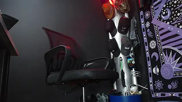 Snapshot of Dicaprioo_ chatting on 03-14-25, 07:55 Dicaprioo online show from 03-14-25, 07:55