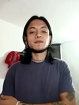 Snapshot of Dicaprioo_ chatting on 10-31-25, 11:50 Dicaprioo online show from 10-31-25, 11:50