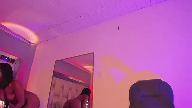 EmilyHaan online show from 01-15-25, 02:17