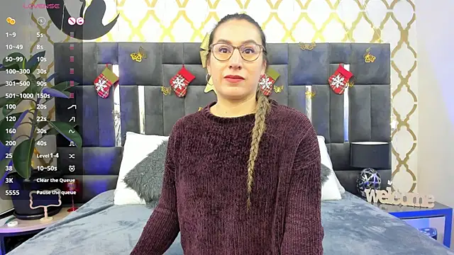 Snapshot of RubbyTaylor chatting on 12-01-25, 02:44 RubbyTaylor online show from 12-01-25, 02:44