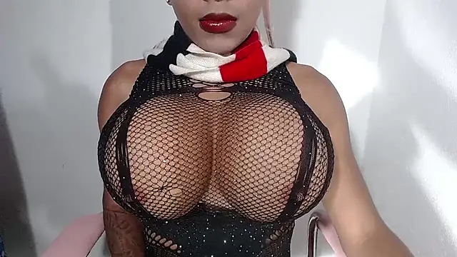 Snapshot of andreablackcock chatting on 10-13-25, 02:06 andreablackcock online show from 10-13-25, 02:06