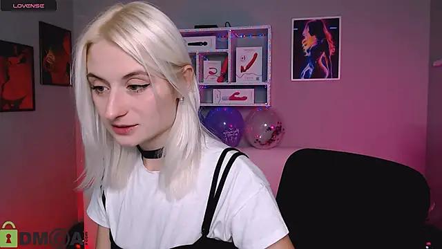 Snapshot of melisa_white1 chatting on 10-20-25, 07:14 melisa white1 online show from 10-20-25, 07:14