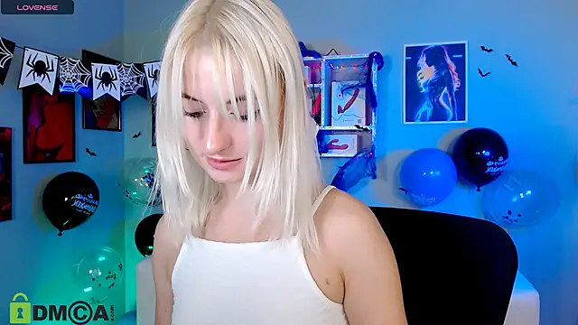 Snapshot of melisa_white1 chatting on 10-26-25, 08:15 melisa white1 online show from 10-26-25, 08:15