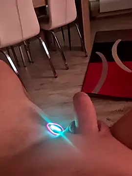 Szeltolo001 online show from 04-23-26, 12:34