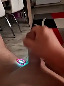 Szeltolo001 online show from 04-25-26, 02:14