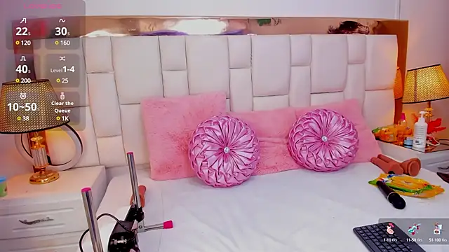 Snapshot of CahitlinBell chatting on 02-06-25, 05:03 CahitlinBell online show from 02-06-25, 05:03