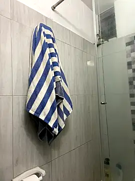 Snapshot of CahitlinBell chatting on 11-28-25, 11:40 CahitlinBell online show from 11-28-25, 11:40