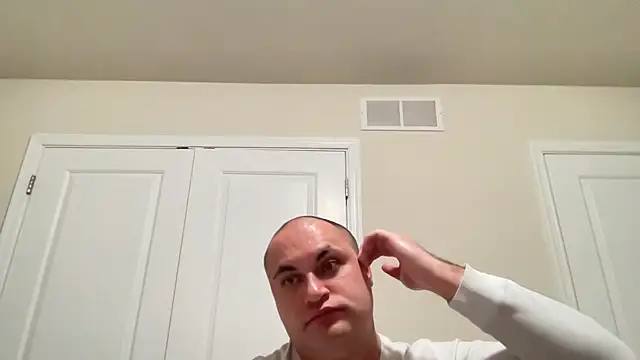 Snapshot of SluggishChase99 chatting on 12-18-24, 02:42 SluggishChase99 online show from 12-18-24, 02:42