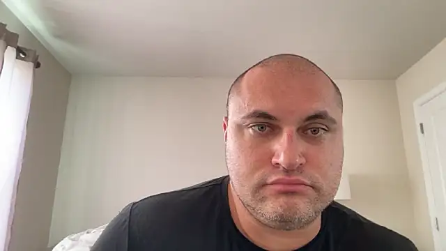 Snapshot of SluggishChase99 chatting on 10-21-25, 05:02 SluggishChase99 online show from 10-21-25, 05:02