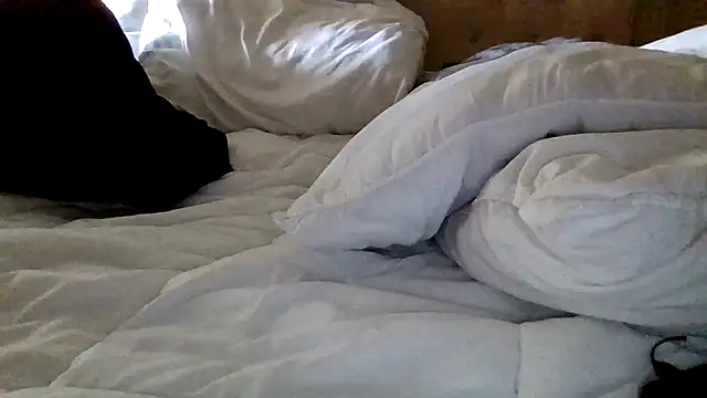 Snapshot of CaylenGee chatting on 01-16-26, 07:18 CaylenGee online show from 01-16-26, 07:18