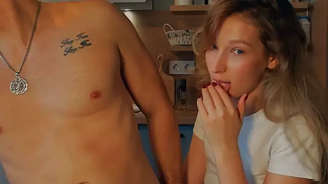 Snapshot of _Lora_Palmer chatting on 10-29-25, 10:06 Lora Palmer online show from 10-29-25, 10:06