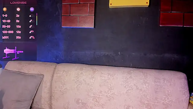 Snapshot of Elettra_Rou chatting on 03-22-25, 10:15 Elettra Rou online show from 03-22-25, 10:15