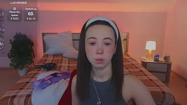 Hayle Hill online show from 03-25-26, 01:11