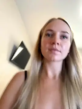 Snapshot of -BalanCe- chatting on 10-12-25, 08:13 -BalanCe- online show from 10-12-25, 08:13