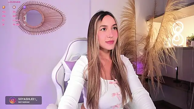 Snapshot of ashley2004_x chatting on 09-25-25, 11:41 ashley2004 x online show from 09-25-25, 11:41