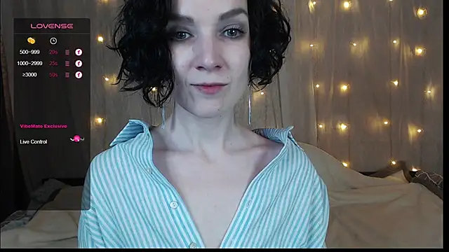 Snapshot of TinaWince chatting on 12-15-24, 08:19 TinaWince online show from 12-15-24, 08:19