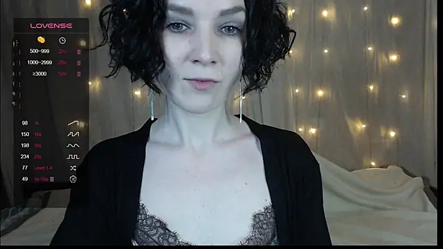 Snapshot of TinaWince chatting on 12-22-24, 05:01 TinaWince online show from 12-22-24, 05:01