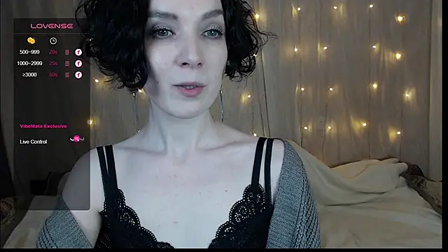 Snapshot of TinaWince chatting on 01-08-25, 08:06 TinaWince online show from 01-08-25, 08:06