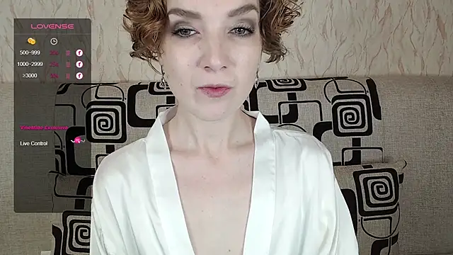 Snapshot of TinaWince chatting on 10-25-25, 04:42 TinaWince online show from 10-25-25, 04:42