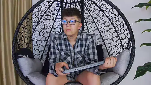 alex noa online show from 11-13-25, 07:13