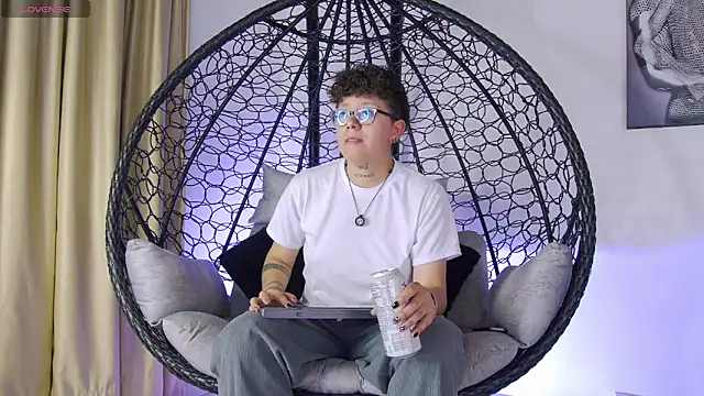 alex noa online show from 05-15-26, 03:24