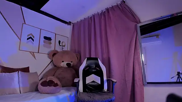 Snapshot of maye_wells chatting on 01-18-25, 06:53 maye wells online show from 01-18-25, 06:53