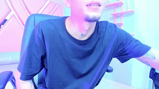 Snapshot of kendalltaylorr chatting on 02-09-25, 03:00 kendalltaylorr online show from 02-09-25, 03:00