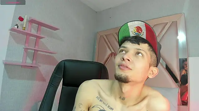 Snapshot of kendalltaylorr chatting on 02-23-25, 03:24 kendalltaylorr online show from 02-23-25, 03:24