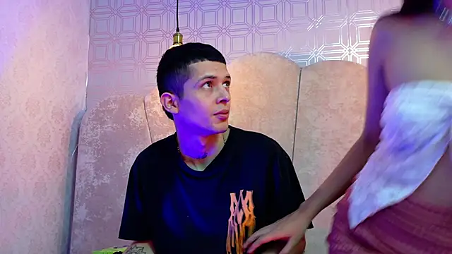 Snapshot of kendalltaylorr chatting on 12-03-25, 12:36 kendalltaylorr online show from 12-03-25, 12:36