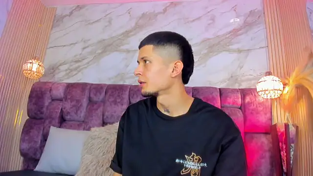 kendalltaylorr online show from 04-29-26, 02:59