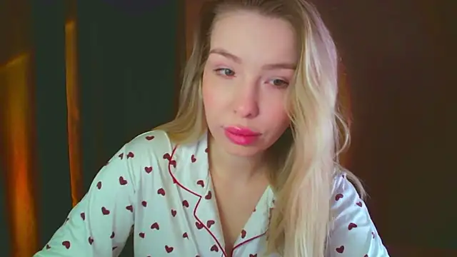 mia raspberrie online show from 12-18-24, 03:15