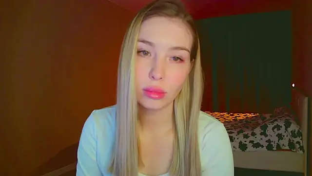 mia raspberrie online show from 02-06-25, 02:22