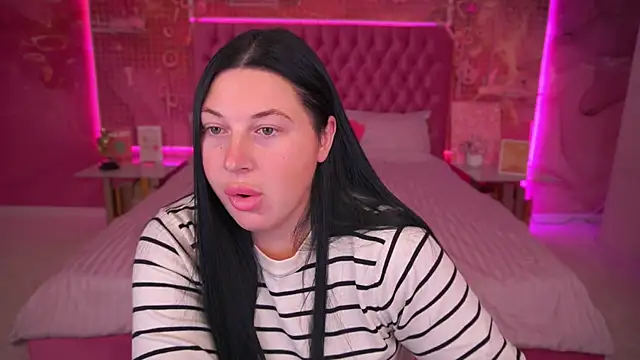 ArianaDarkk online show from 10-18-25, 07:47