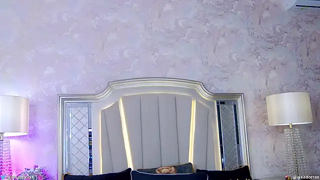 Issadorra online show from 02-27-25, 09:00