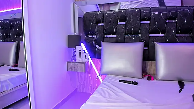 Charlotte Myers online show from 02-03-25, 02:45