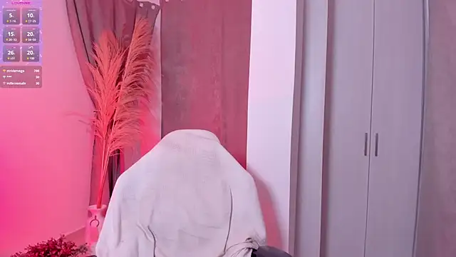 Snapshot of ElissaDominguez chatting on 11-19-25, 02:55 ElissaDominguez online show from 11-19-25, 02:55