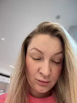 Teya moon  online show from 12-19-24, 11:39