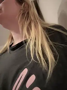 Teya moon  online show from 03-19-25, 10:09