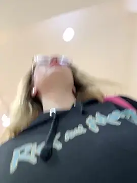 Teya moon  online show from 10-14-25, 09:10