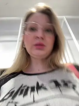 Teya moon  online show from 12-23-25, 08:56