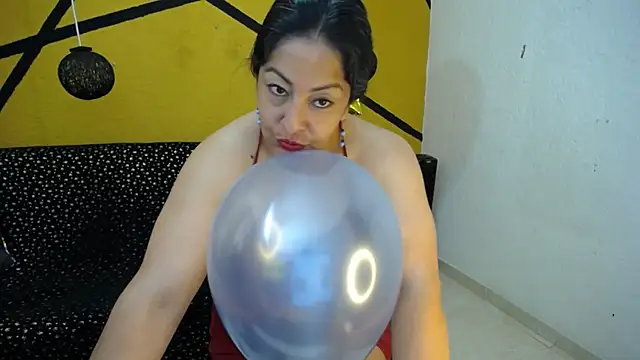 Catalina JH online show from 01-04-25, 07:02