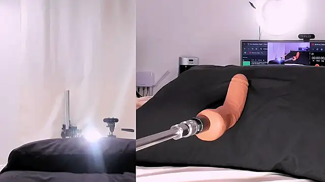 Criistal Thompson online show from 01-15-25, 07:44