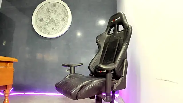 Snapshot of Bryan_Bronx chatting on 01-13-25, 11:17 Bryan Bronx online show from 01-13-25, 11:17