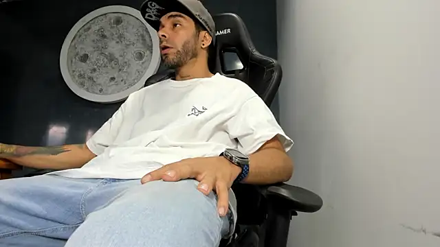 Snapshot of Bryan_Bronx chatting on 01-30-25, 11:13 Bryan Bronx online show from 01-30-25, 11:13