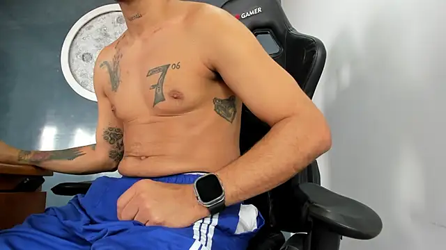 Snapshot of Bryan_Bronx chatting on 02-04-25, 03:26 Bryan Bronx online show from 02-04-25, 03:26